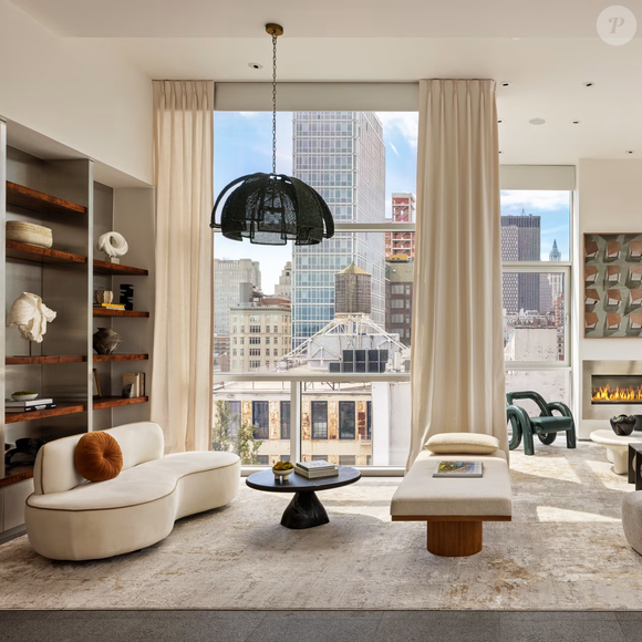 Localizada no SoHo, a cobertura de Thierry Henry ocupa dois antigos apartamentos que foram unidos pelo ex-jogador e sua companheira, Andrea Rajacic
