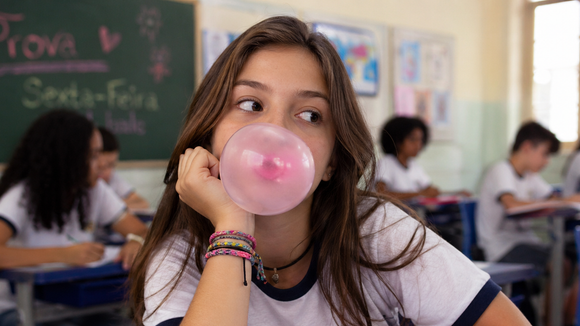 Nem Adidas Samba, nem chinelos: eu usava esse tamanco confortável da Zaxy quando era pré-adolescente na década passada; agora, ele voltou ao meu armário mais estiloso e sofisticado