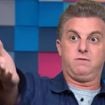 'Em uma carroça de madeira': quase ninguém lembra, mas Luciano Huck, hoje bilionário, já revelou perseguição e dificuldades financeiras da família