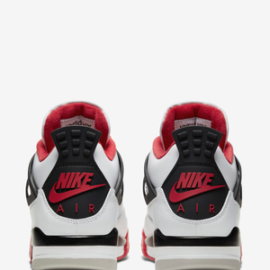Quase quatro décadas após chegar às lojas, o Air Jordan 4 Fire Red continua sendo tratado como uma verdadeira relíquia pelos admiradores da cultura sneaker