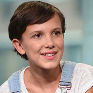 Millie Bobby Brown aos 12 anos: com cabelo natural, atriz tinha um estilo bem diferente do atual