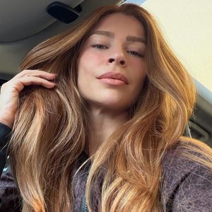 Grazi Massafera impressionou os seguidores ao posar na academia com um conjunto fitness vermelho que deixou o abdômen em evidência. A atriz também mostrou momentos de bem-estar e meditação