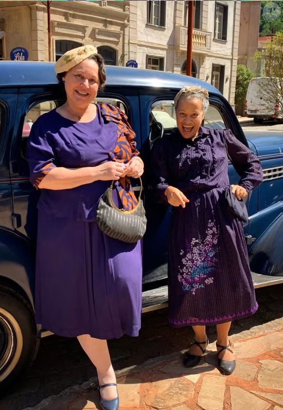 Kelzy Ecard estava no set de 'Éramos Seis', com sobrepeso, em 2019