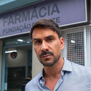 Edilberto (Julio Rocha) em ação na trama 'Três Graças'