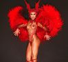 Sabrina Sato vestiu uma fantasia intitulada 'Rainha VampVila', mais uma criação do estilista Henrique Filho