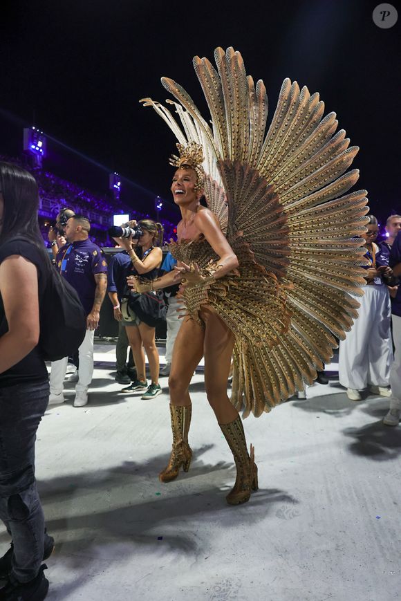 Adriane Galisteu é musa da Portela e brilhou no Carnaval 2026