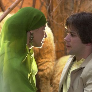 Jade (Giovanna Antonelli) e Lucas (Murilo Benicio) pararam o Brasil há 25 anos: interpretados por Giovanna Antonelli e Murilo Benício, os personagens protagonizaram uma das histórias de amor mais lembradas de 'O Clone', novela que também abordou clonagem e cultura árabe