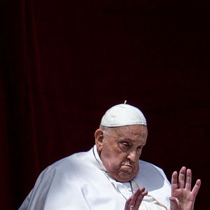 2025: última aparição do Papa Francisco em vida, no dia 20 de abril, no Domingo de Páscoa