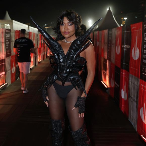 Show da Lady Gaga no Rio: quer look excêntrico? Gaby Amaranto homenageou a Mother Monster com um look preto digno de popstar