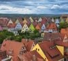 Rothenburg é conhecida por ser uma cidade que parece que saiu dos contos de fada, com casas coloridas e arquitetura medieval