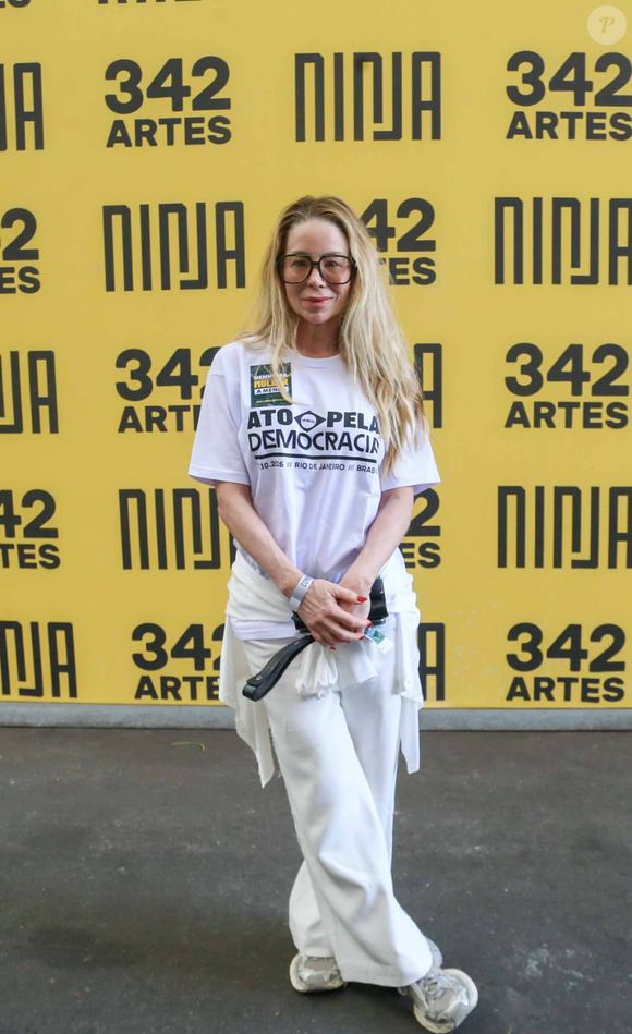 Danielle Winits no Ato Musical pela Democracia, em Copacabana
