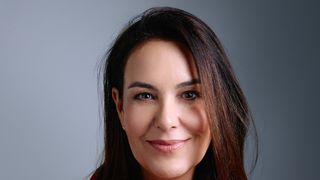 Entrevista | Virginia Nowicki, ícone dos anos 1990, sobre ter abolido fritura e carne vermelha desde os 20 anos: 'Quer me ver feliz, me leva em feira orgânica!'