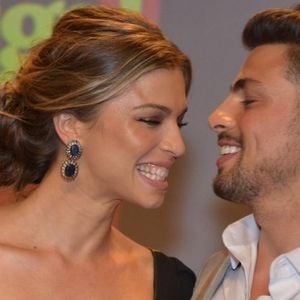 Isis Valverde reage aos rumores que a transformaram em rival de Grazi Massafera e relembra a polêmica de suposta traição envolvendo Cauã Reymond