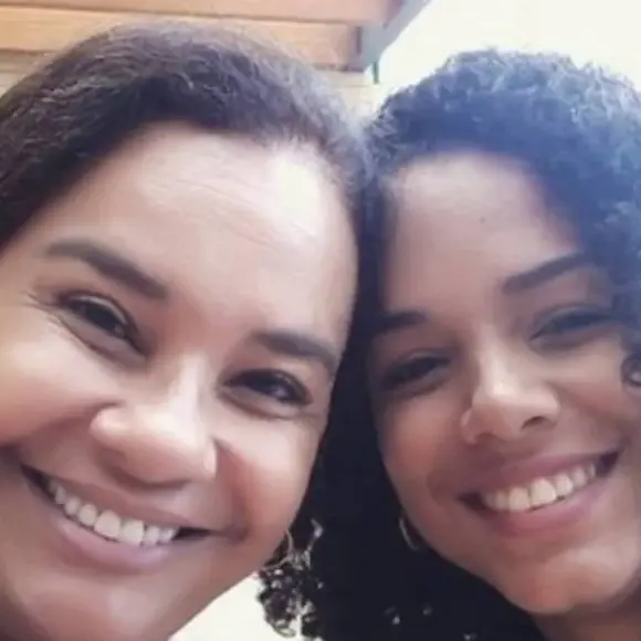 Solange Couto e a filha, Morena Mariah, falaram sobre os casos de abuso em entrevista ao jornal Extra, em 2016