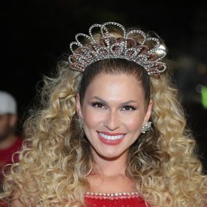 Lívia Andrade diz que o ex-marido chegou a colocar seguranças armados dentro de casa