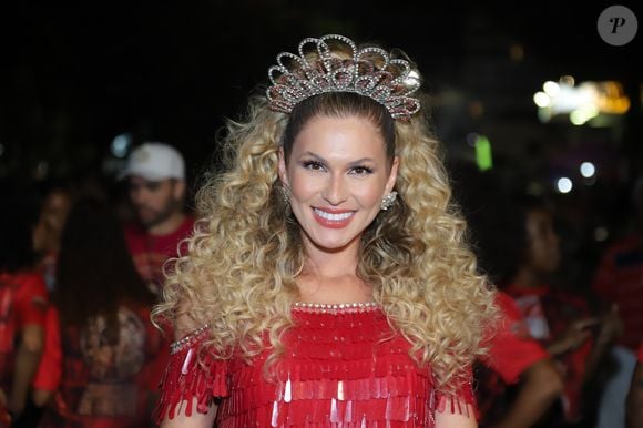 Lívia Andrade diz que o ex-marido chegou a colocar seguranças armados dentro de casa