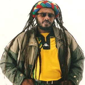 O cantor Edson Gomes é considerado um dos grandes ícones do reggae nacional