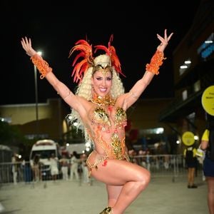 Tati Minerato é musa da Grande Rio