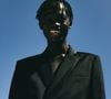 Mouhamed Diop, senegalês de 25 anos, deixou o trabalho como vendedor ambulante em Ipanema para construir uma carreira como modelo e já acumula campanhas, editoriais e desfiles no Brasil
