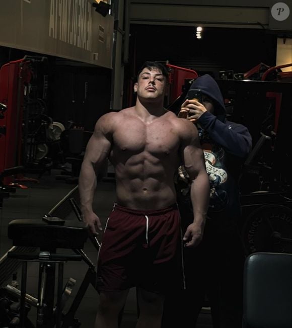 O influenciador fitness e fisiculturista Gabriel Ganley foi encontrado morto no último sábado (23), aos 22 anos