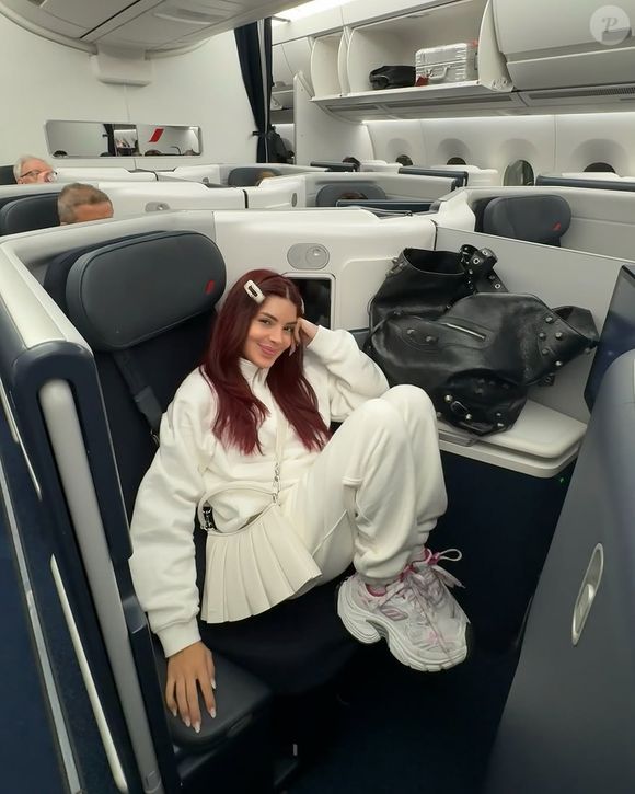 Gkay está viajando para os Estados Unidos, onde resolveu 'dar um tapa' em sua beleza