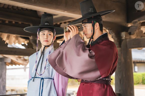 'A Primeira Noite com o Duque' é estrelado pelos astros do K-pop Taecyeon, do 2PM, e Seohyun, do Girls' Generation