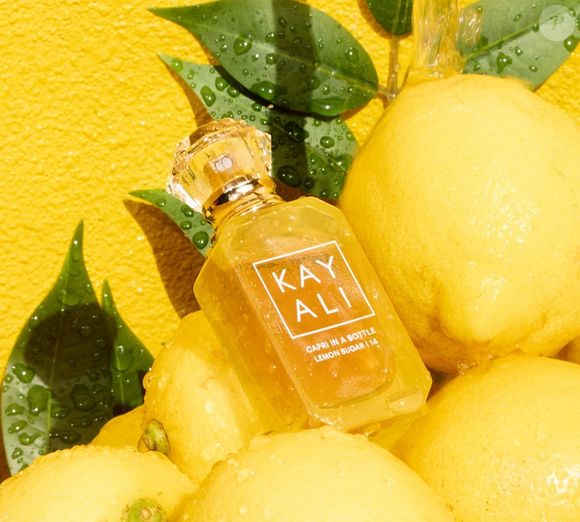 O Kayali Capri in a Bottle Lemon Sugar também é considerado um perfume jovem e sensual