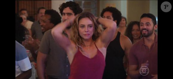 Paolla Oliveira domina o samba, mas Heleninha de 'Vale Tudo' não