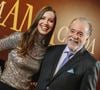 Nathalia Dill ao lado de Tony Ramos, ambos contracenam em 'Quem ama cuida'