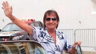 Poucos milionários no Brasil têm: Roberto Carlos guarda na garagem uma coleção luxuosa de carros exclusivos; o 'Rei' tem clássicos milionários e superesportivos de elite