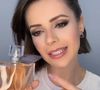 O perfume importado usado por Sandy vende mais de 10 mil frascos por hora em todo o mundo. Saiba qual é!