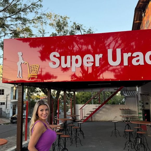 Andressa Urach fundou o próprio supermercado recentemente