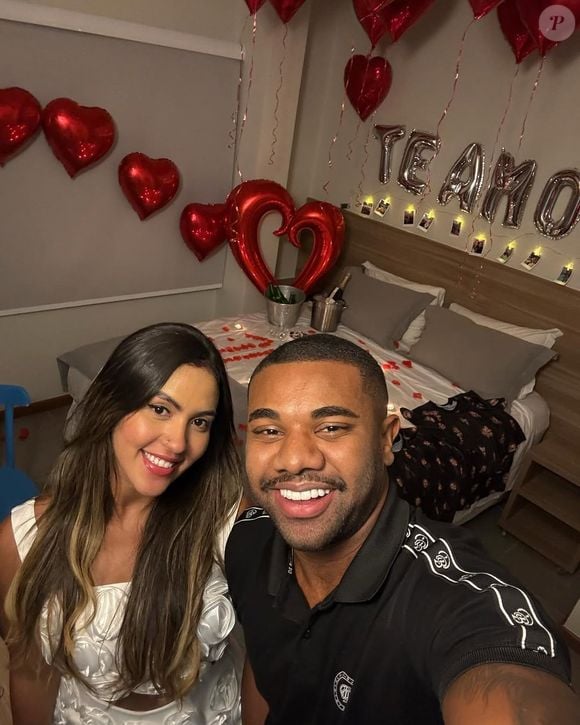 Logo após o anúncio, Adriana Paula deixou de seguir Davi Brito no Instagram, indicando uma possível separação