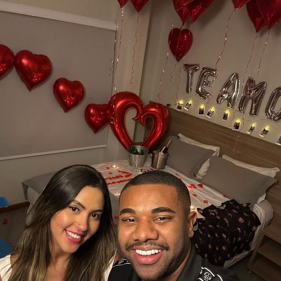 Logo após o anúncio, Adriana Paula deixou de seguir Davi Brito no Instagram, indicando uma possível separação