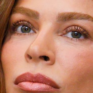 Grazi Massafera confessou na coletiva de 'Dona Beja', da HBO, que é subjugada