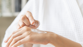 O melhor hidratante do momento é de uma marca americana, tem 3 ceramidas e custa menos de R$ 100