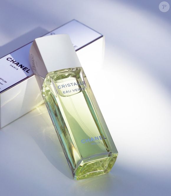 Inspirado pelo gosto de Gabrielle Chanel pela vida ao ar livre, o Cristalle Eau Verte apresenta uma interpretação do Cristalle ao redor da magnólia. Segundo a Chanel, a composição reúne notas de hesperídeos e jasmins recompostas a partir de matérias-primas mais puras
