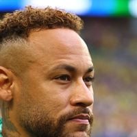 Laser coreano, tratamento para prevenção da queda de cabelo e +: os segredos da pele de Neymar aos 34 anos, revelados por sua dermatologista. 'Não gosta de nada que deixe o rosto travado'