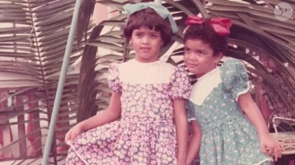 Quando era pequena, Preta Gil tinha o cabelo curtinho e gostava de maquiagem