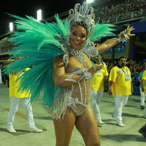 Juliana Alves em 2018 comandou a bateria da Unidos da Tijuca pela mais recente vez no carnaval