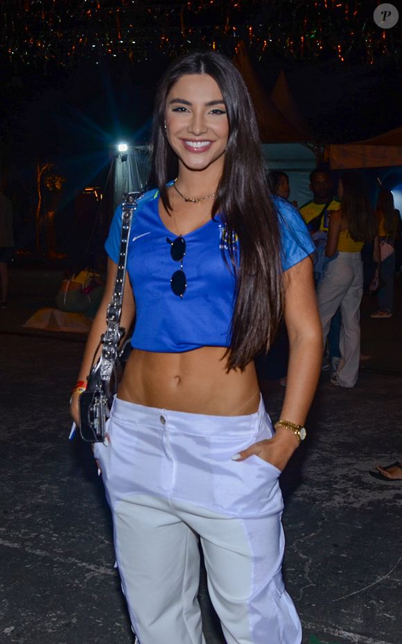 'Nunca fiz rinoplastia, mas já fiz rinomodelação, que é pegar o ácido hialurônico, igual coloca na boca, e colocar na pontinha do nariz. Acho que tem alguma coisinha no nariz ainda, mas não muito porque eu fiz e não retoquei', disse Gabriela Versiani