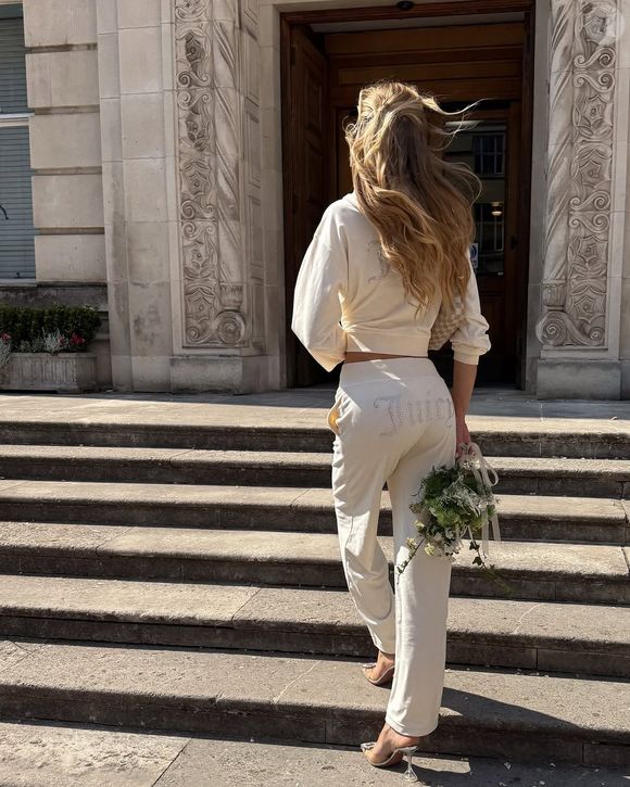 Casamento em Londres vira debate global por causa de um moletom com estampa no bumbum