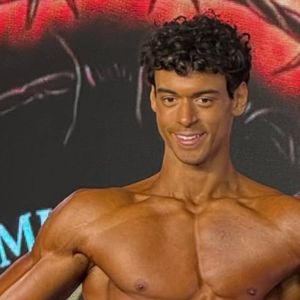 Filho de Xanddy e Carla Perez compete em 1º campeonato de fisiculturismo aos 22 anos, sai vitorioso e corpo MEGA definido impressiona