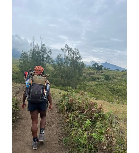Juliana Marins teria sido deixada sozinha pelo guia após pedir para descansar