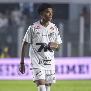 Craque do Santos, Neymar enfrenta nova polêmica extracampo após acusação oficial feita por Robinho Jr. e sua equipe de representantes