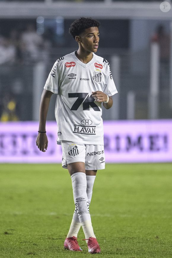 Craque do Santos, Neymar enfrenta nova polêmica extracampo após acusação oficial feita por Robinho Jr. e sua equipe de representantes