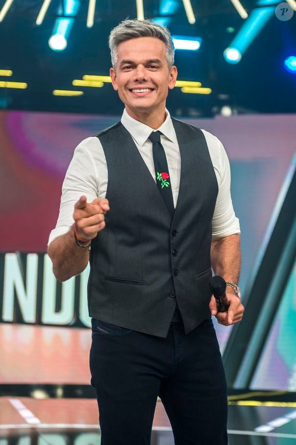 Otaviano Costa x Record: hoje no 'Dança dos Famosos 2026', apresentador reagiu às inúmeras mudanças. 'Já estou dando risada disso tudo. Tento levar na esportiva e canalizar minhas energias para o bom humor. É inacreditável que isso esteja acontecendo de novo'