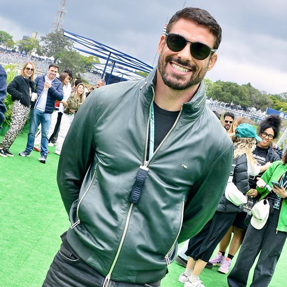 Cauã Reymond, no entanto, nega que Sofia já tenha um relacionamento: ‘Não, acho que nessa idade surge para todo mundo. Essa curiosidade, o primeiro beijo’