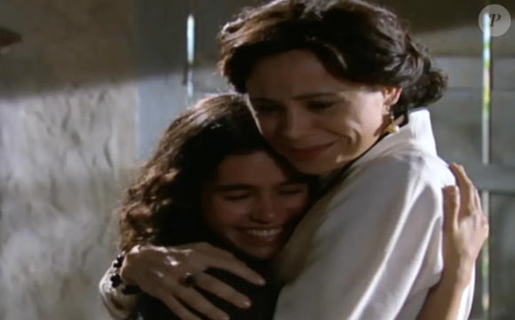 Tina (Maria Flor) e Rosa (Vanessa Gerbelli) se reconciliam e irmãs vão morar juntas em São Paulo no final de Cabocla