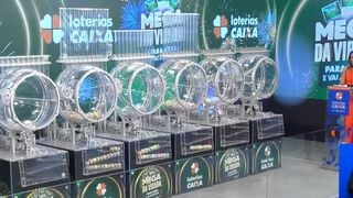 'Situação extraordinária': ao vivo na Globo, diretor da Caixa explica atraso inesperado da Mega da Virada; web detona e reúne memes